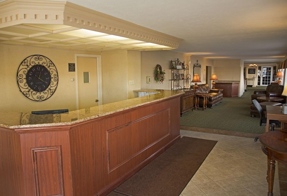 Magnuson Grand Pioneer Inn And Suites Есканаба Екстериор снимка
