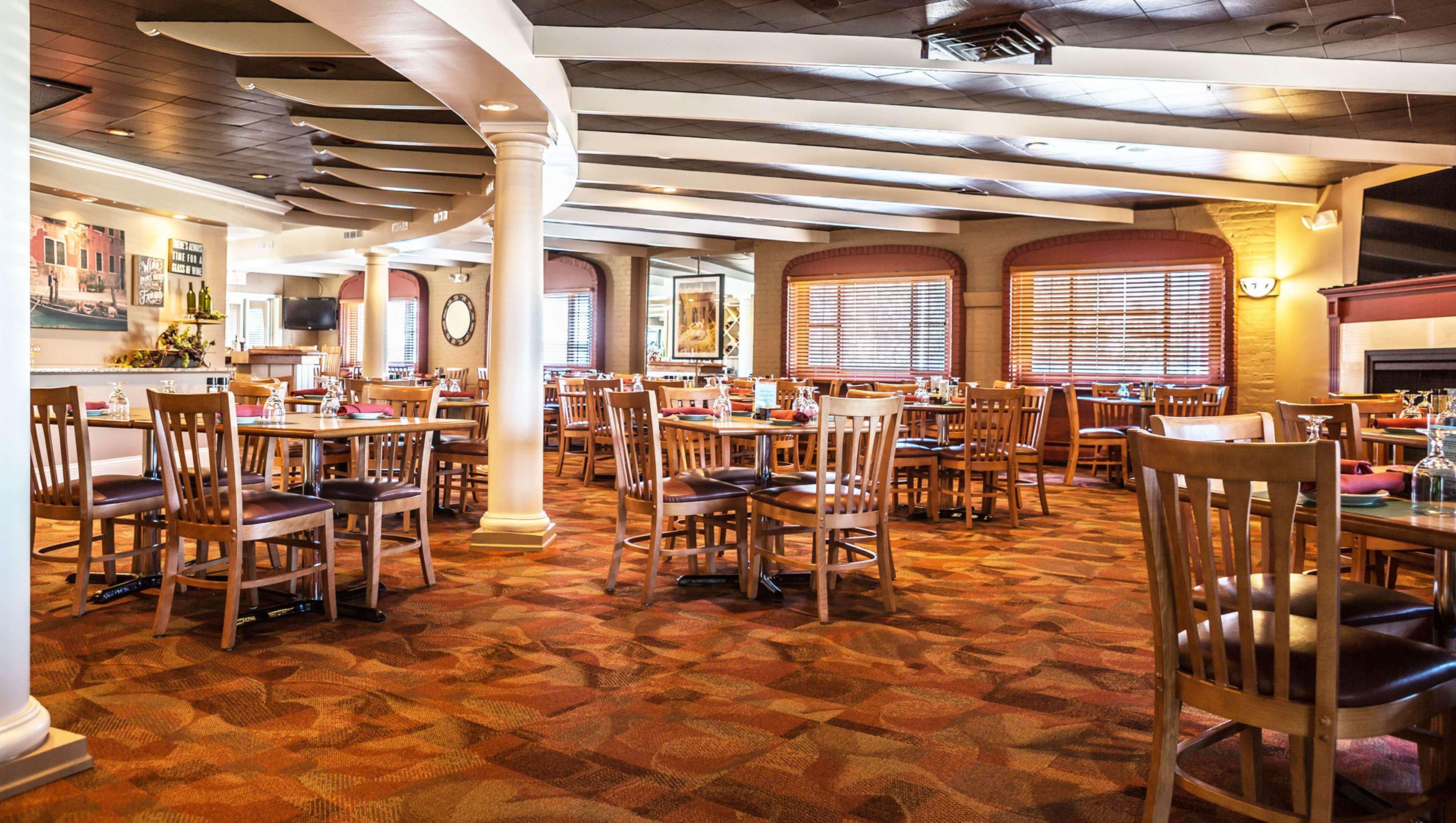 Magnuson Grand Pioneer Inn And Suites Есканаба Екстериор снимка