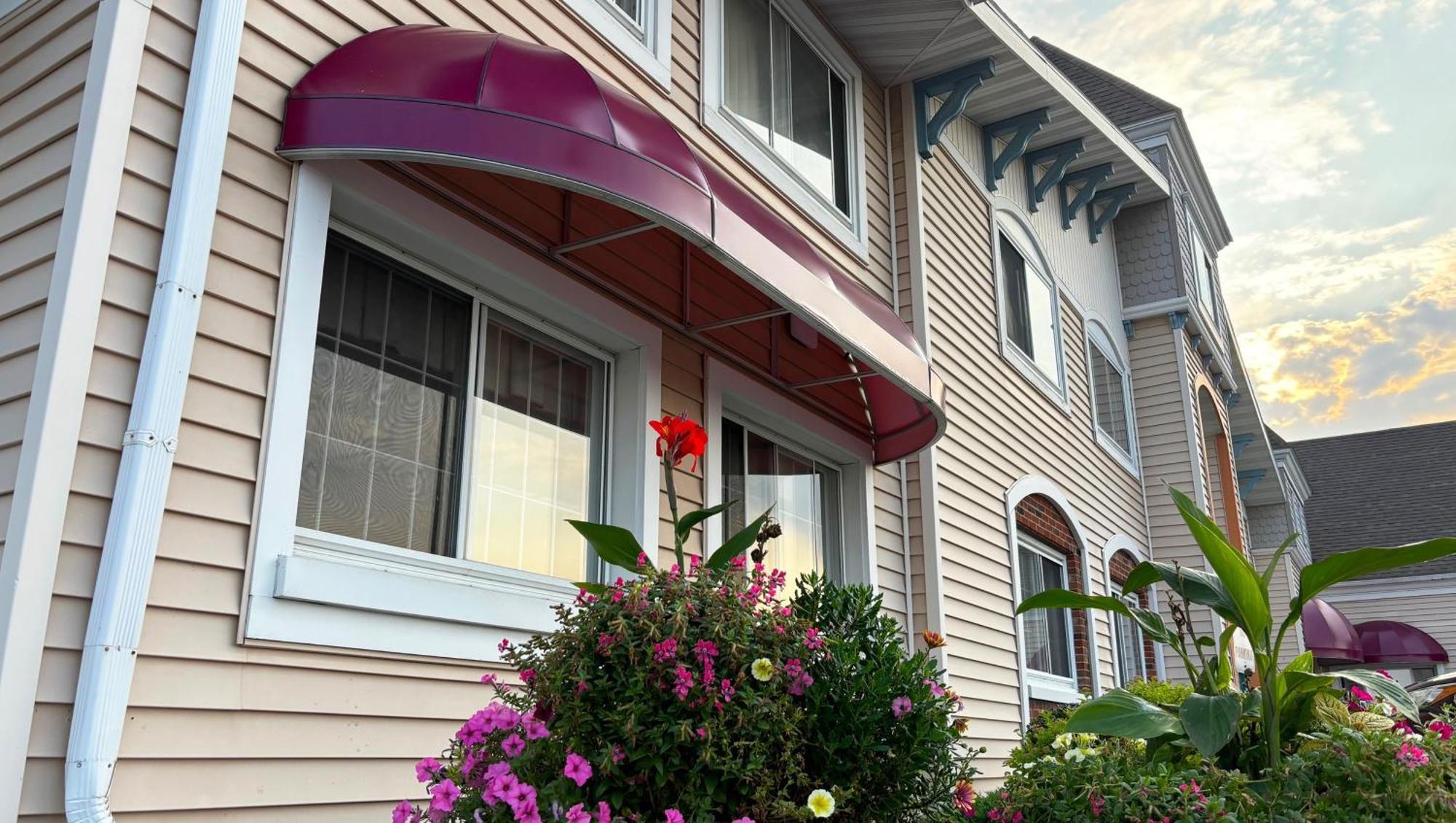 Magnuson Grand Pioneer Inn And Suites Есканаба Екстериор снимка