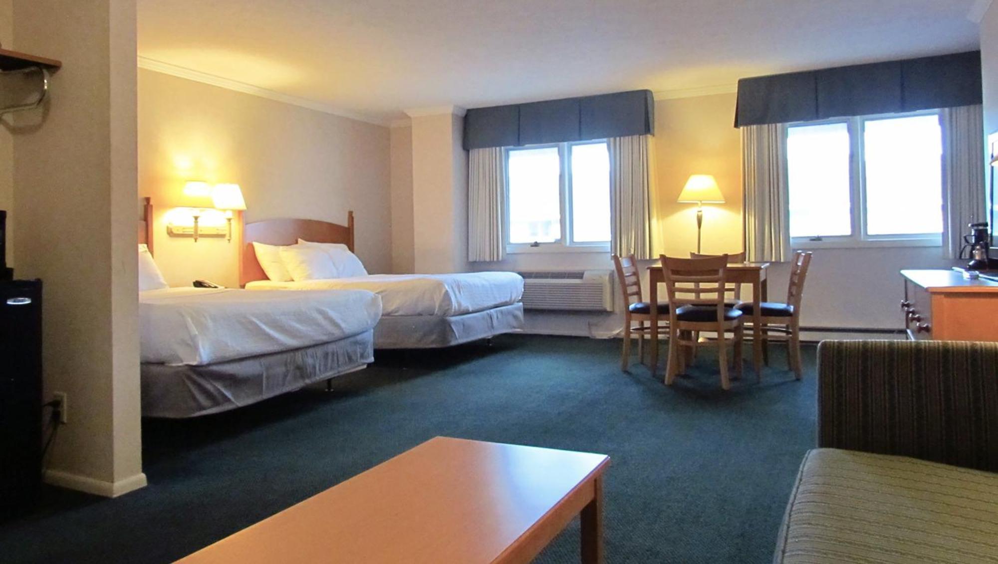 Magnuson Grand Pioneer Inn And Suites Есканаба Екстериор снимка