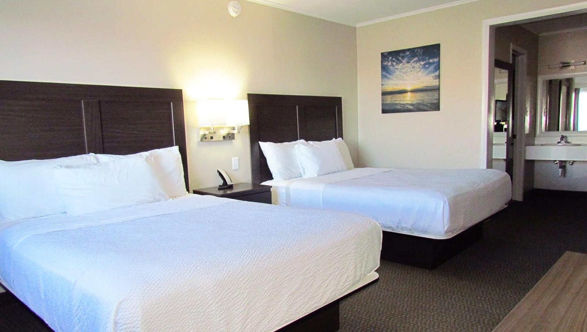 Magnuson Grand Pioneer Inn And Suites Есканаба Екстериор снимка
