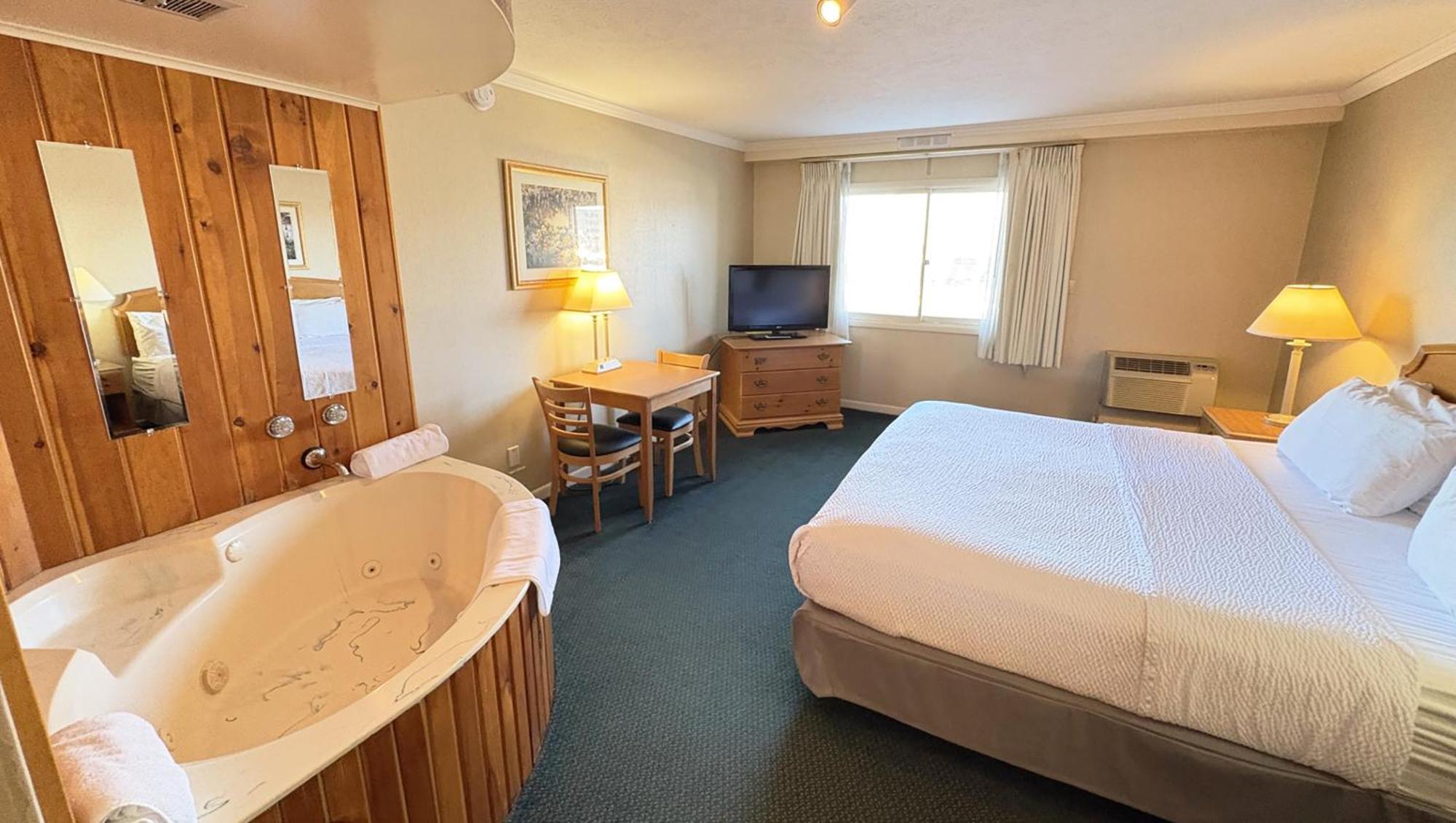 Magnuson Grand Pioneer Inn And Suites Есканаба Екстериор снимка