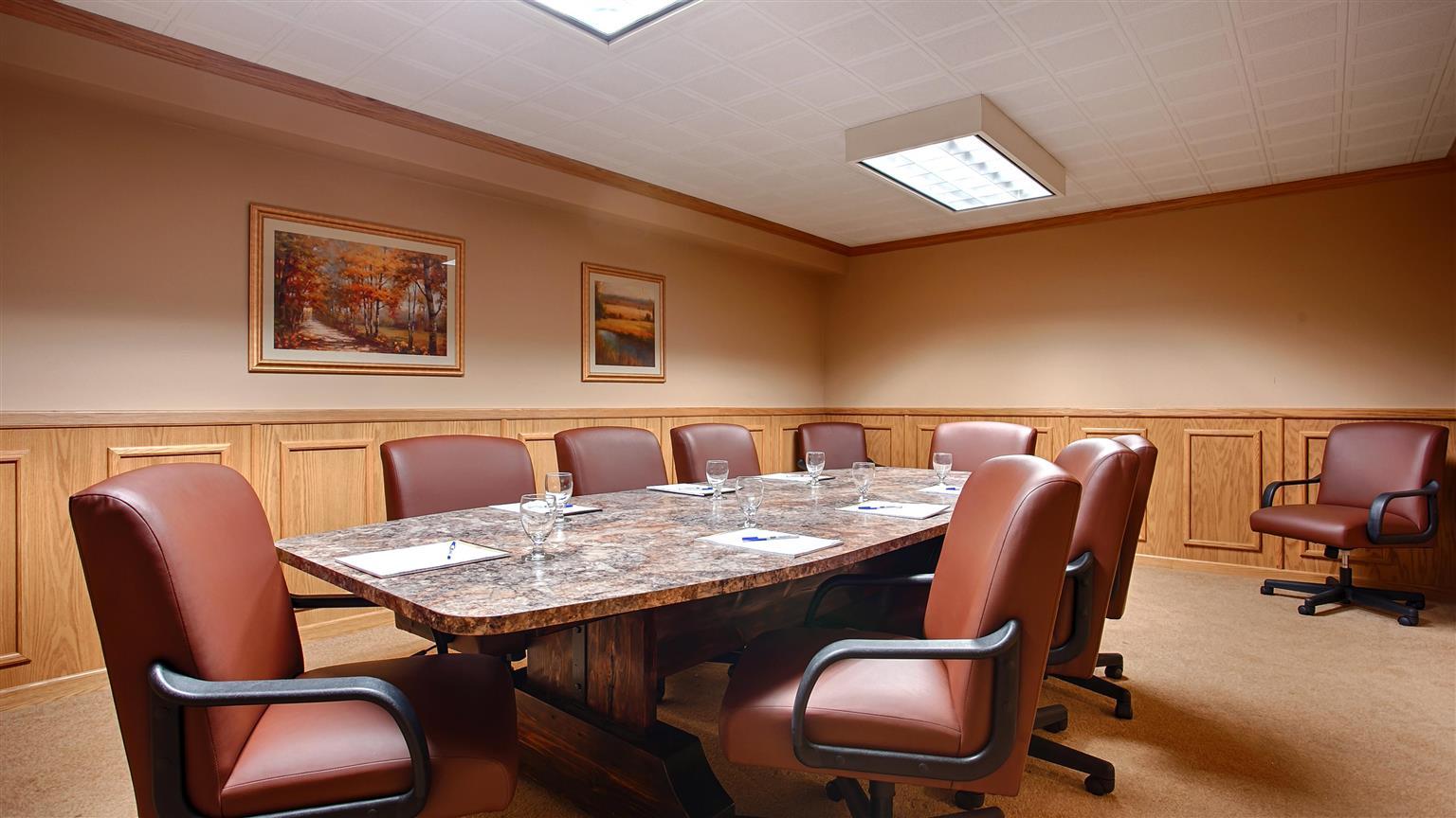 Magnuson Grand Pioneer Inn And Suites Есканаба Екстериор снимка